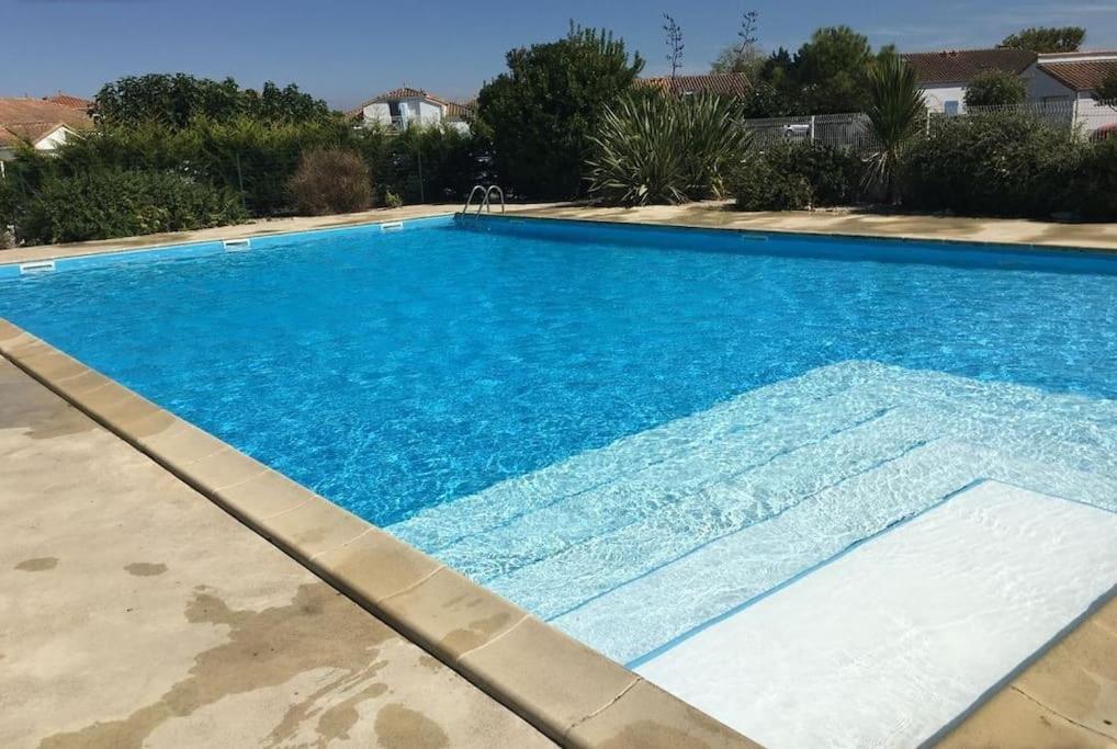 Maison De Vacances En Bord De Mer, Avec Piscine La Faute-sur-Mer Exterior photo
